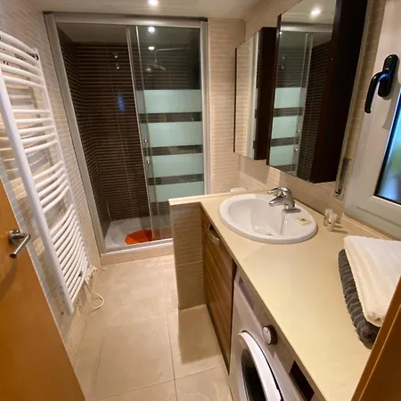 Vue Panoramique Sur La Mediterrannee, Sur Canal & Proche 로지즈