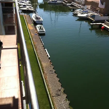 Vue Panoramique Sur La Mediterrannee, Sur Canal & Proche Roses